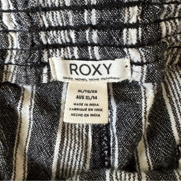 Roxy Beach Shorts. Striped Gray and White Excellent Condition! Pockets / XL. - Picture 4 of 7